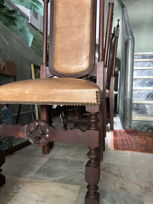 Cadeira rústica de sala