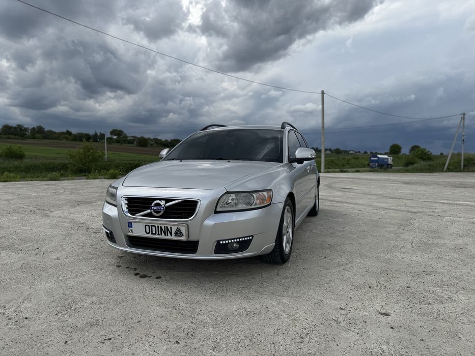 Volvo v50 d2 доглянутий