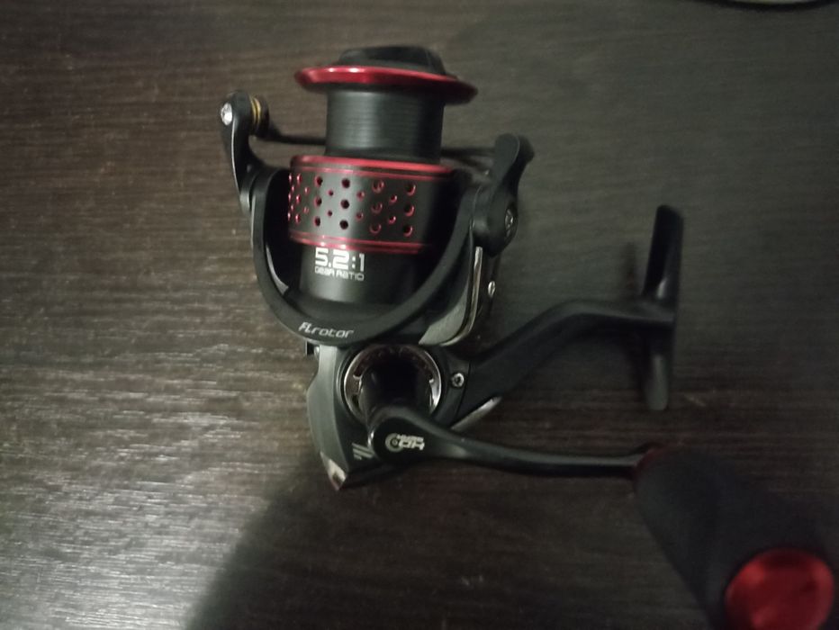 Котушка Favorite Hurricane 2500 10+1 2017 рік