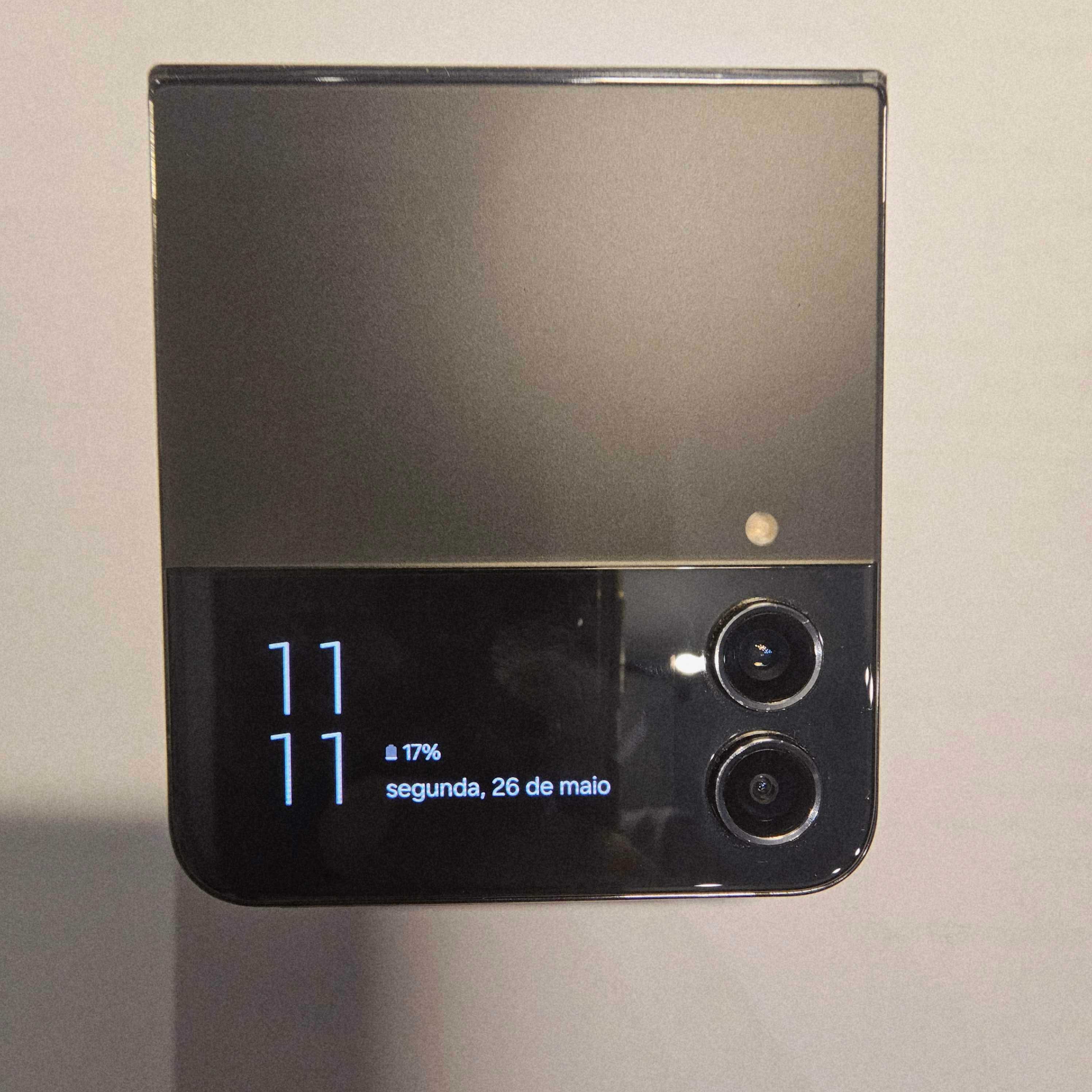 Samsung Flip 6 preto como novo