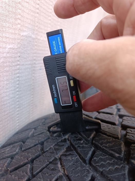 Зимові шини Bridgestone Blizzak LM005 225/55/17.