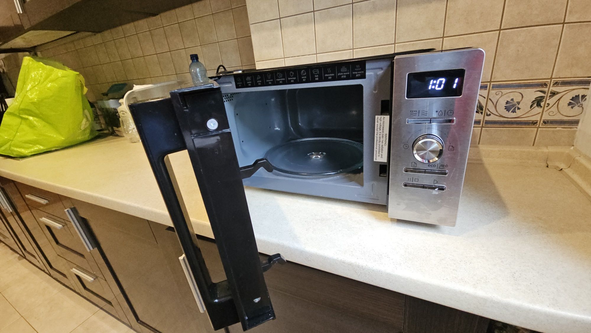 Kuchenka mikrofalowa z grillem GORENJE MO20A4XH Advanced Srebrny