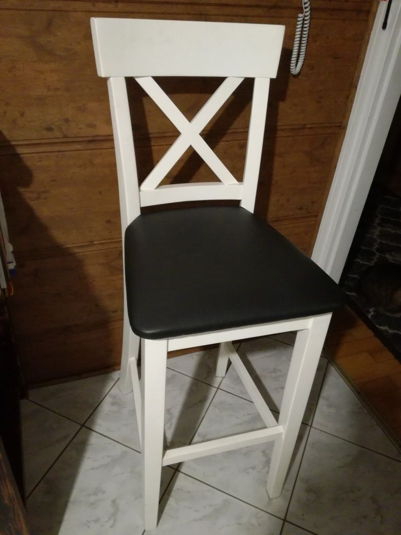 Wysokie hokery krzesła  drewniane skórzane siedziało