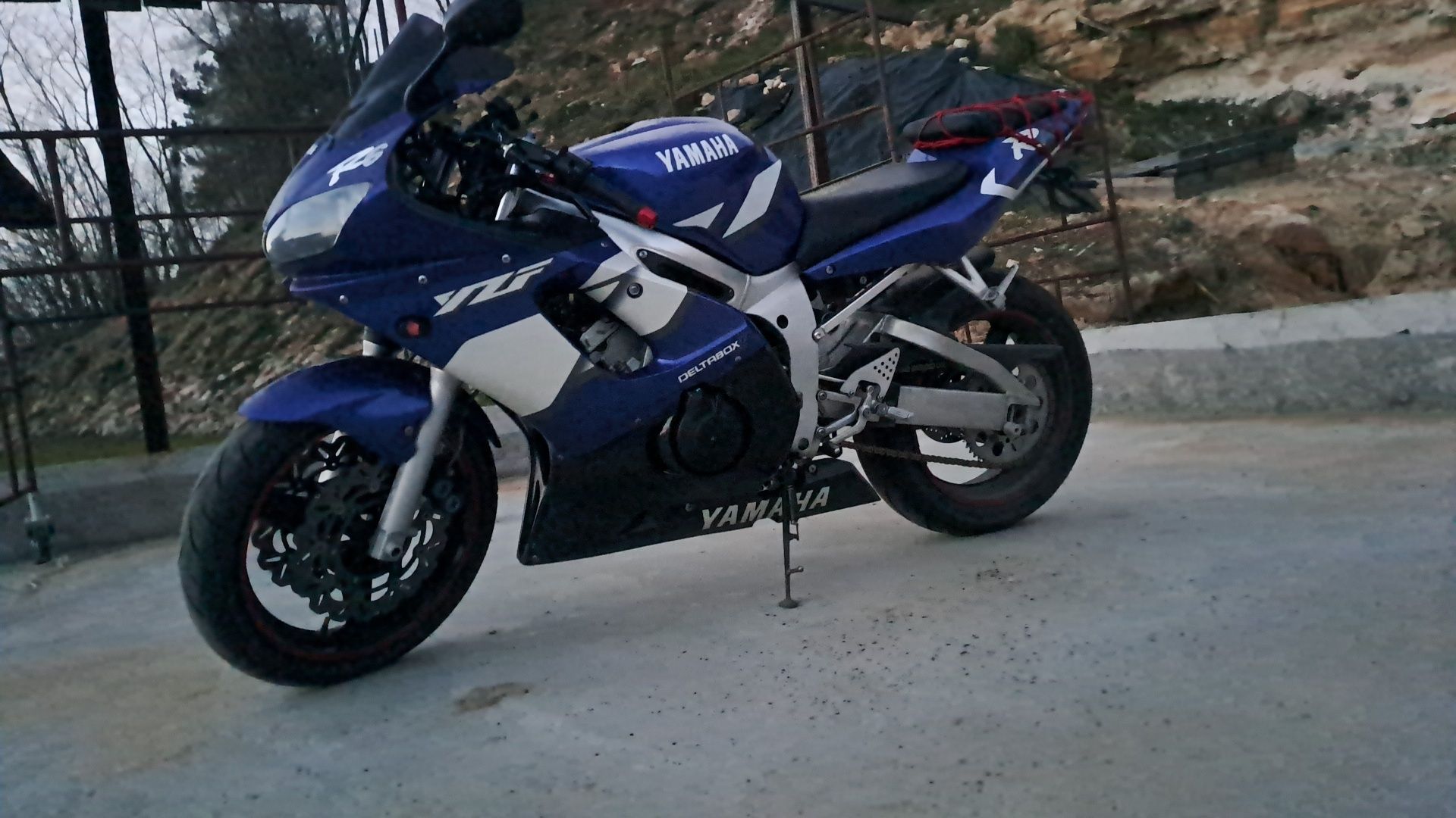 Yamaha r6 rj03 2001 rok