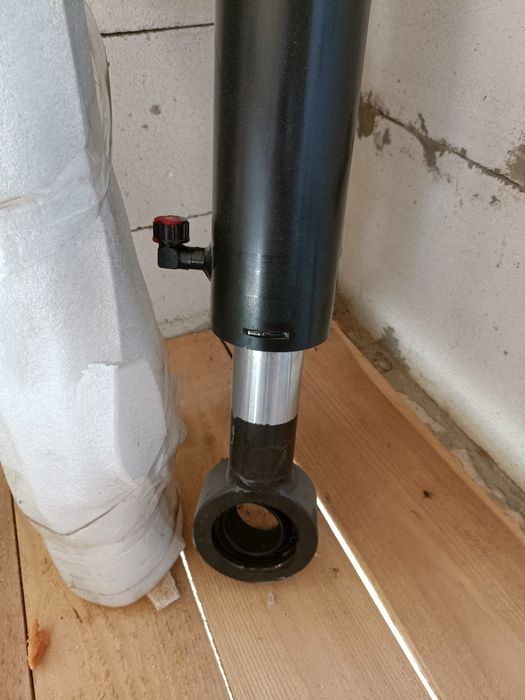 Гідроциліндр до маніпулятора , трактора , ковша ,ескаватора