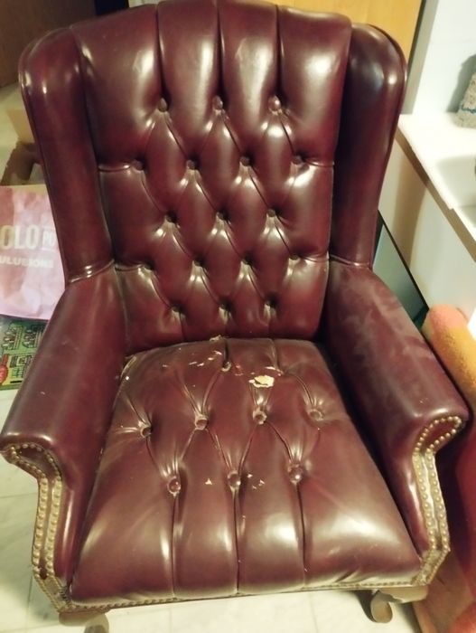 Fotel uszatek brązowy