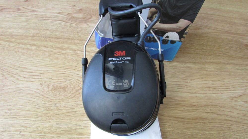 Ochronniki słuchu słuchawki  nauszniki PELTOR  3M HRX220A Radio NOWE!