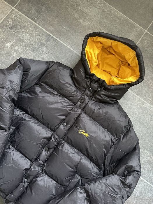 Пуховик від Corteiz на зиму