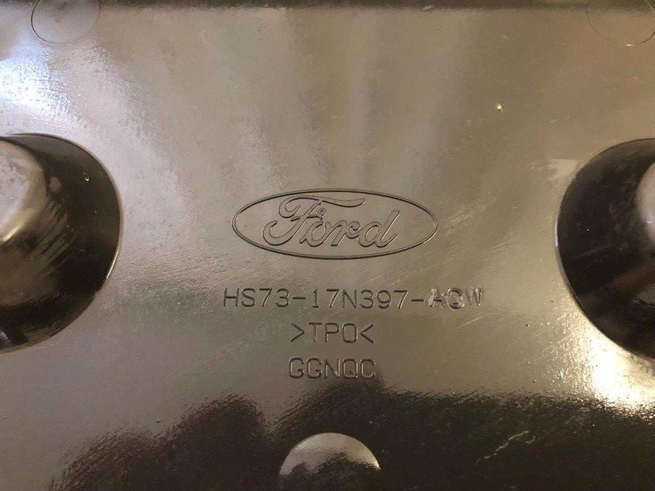 Рамка (накладка/подіум) під номерний знак HS73-17N397-ACW Ford Fusion