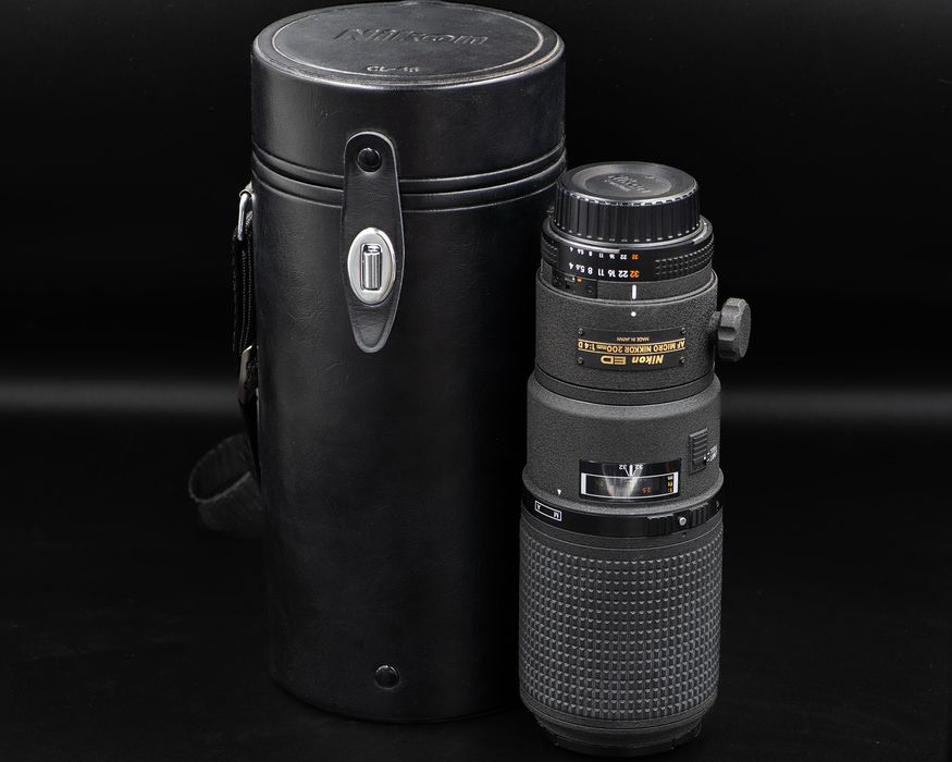 Nikon ED AF Micro Nikkor 200mm 1:4D професійний макрооб'єктив
