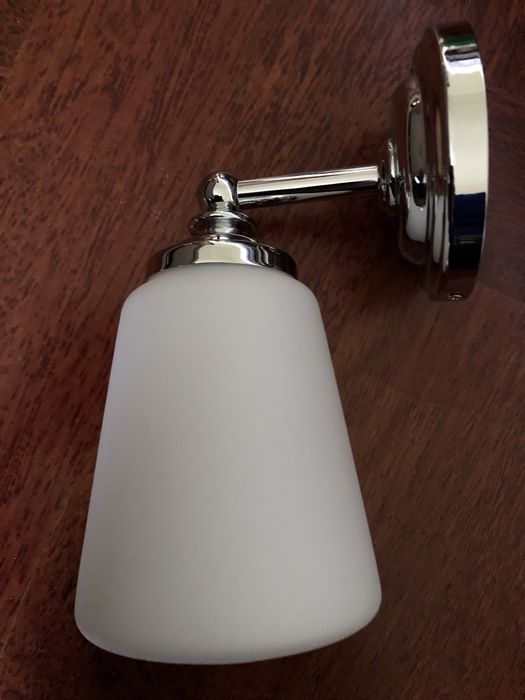 Kinkiet łazienkowy nad lustro