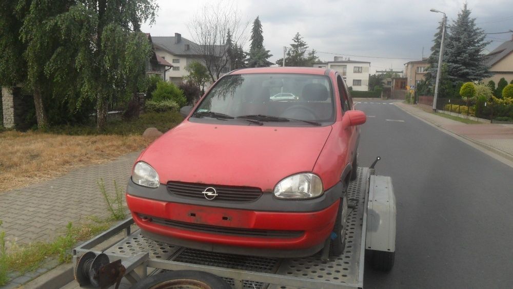 Opel Corsa B 1.0 benzyna, przeznaczony na części,czerwony, 1998r.
