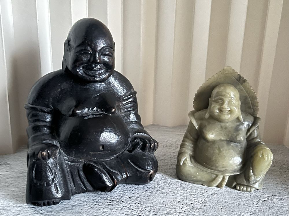 Śmiejący się Budda zielony kamień figurka PRL posążek rzeźba Buddy