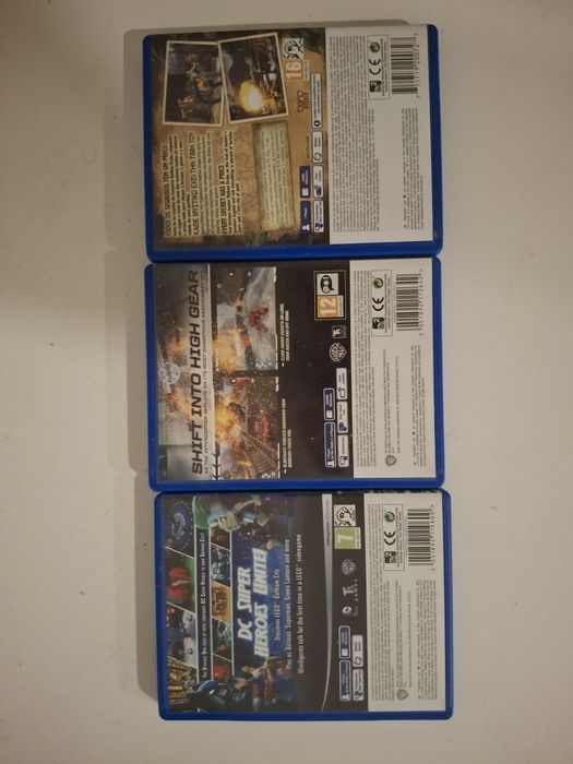 Conjunto PS Vita, 3 jogos, 2 malas para a consola e carregador