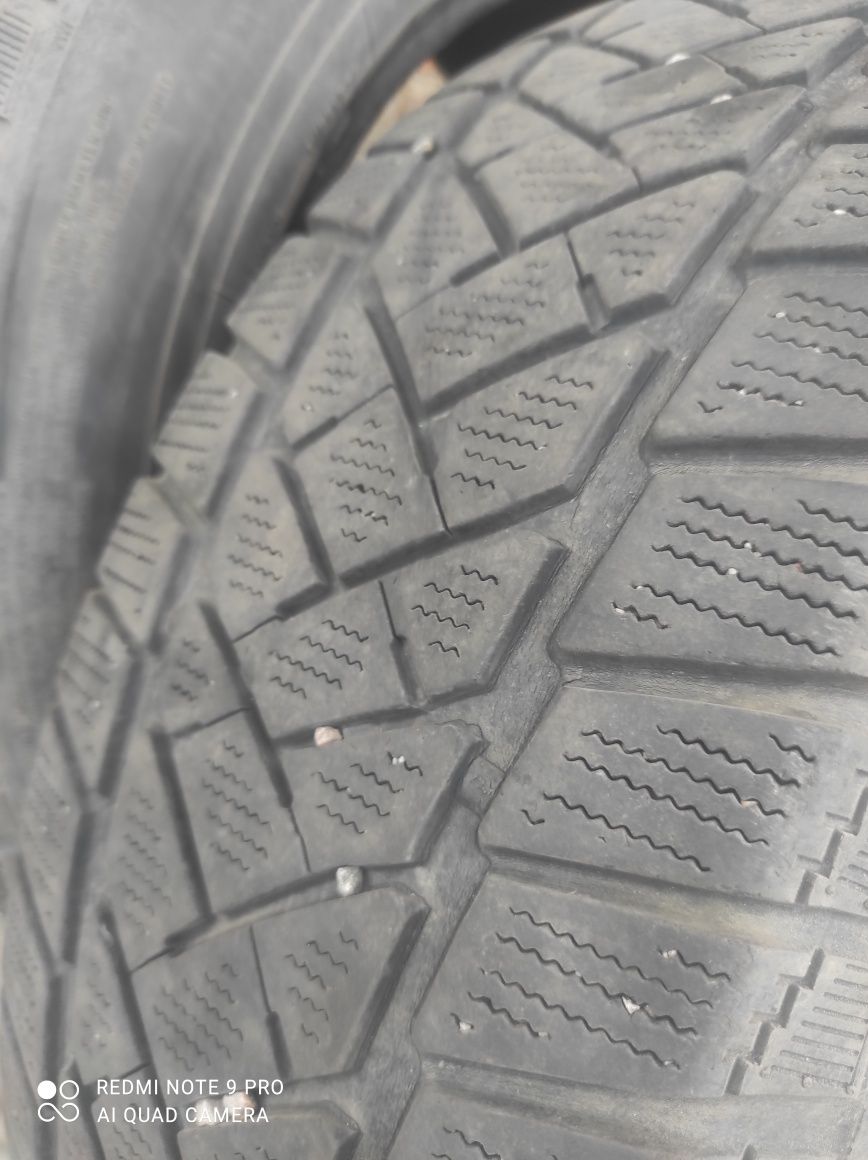 Зимові шини 215/65/16 Dunlop