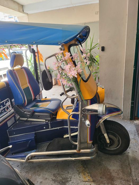 Tuktuk gasoline.