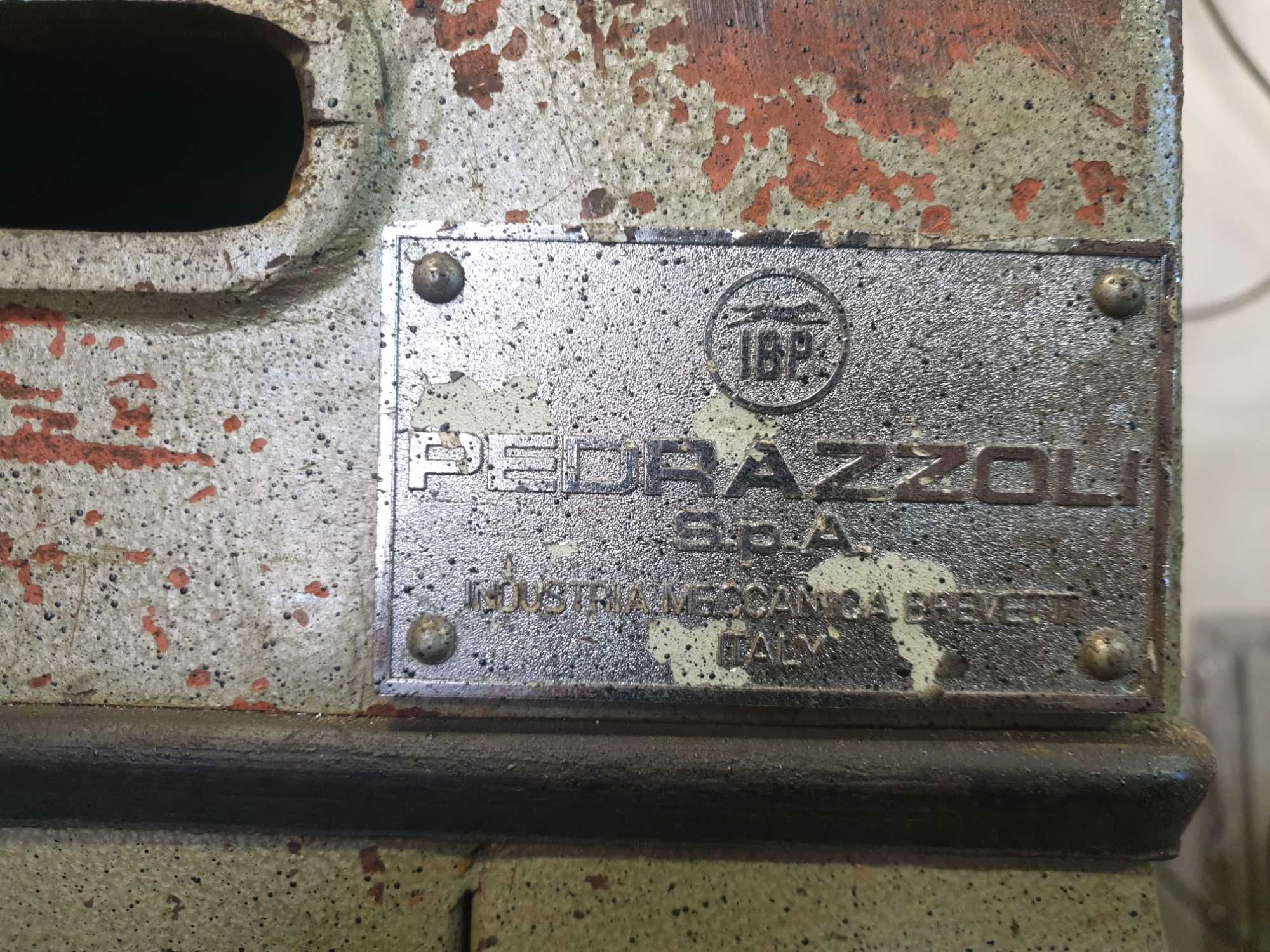 Piła do cięcia metalu włoska żeliwna Pedrazzoli 2,2 kW Imadło
