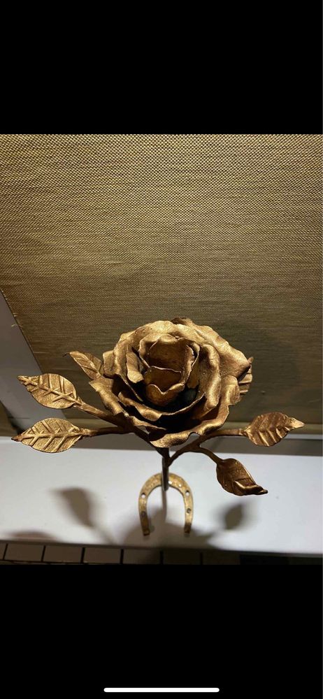Кованная роза с подковой на счастье, ИТК 35 см.