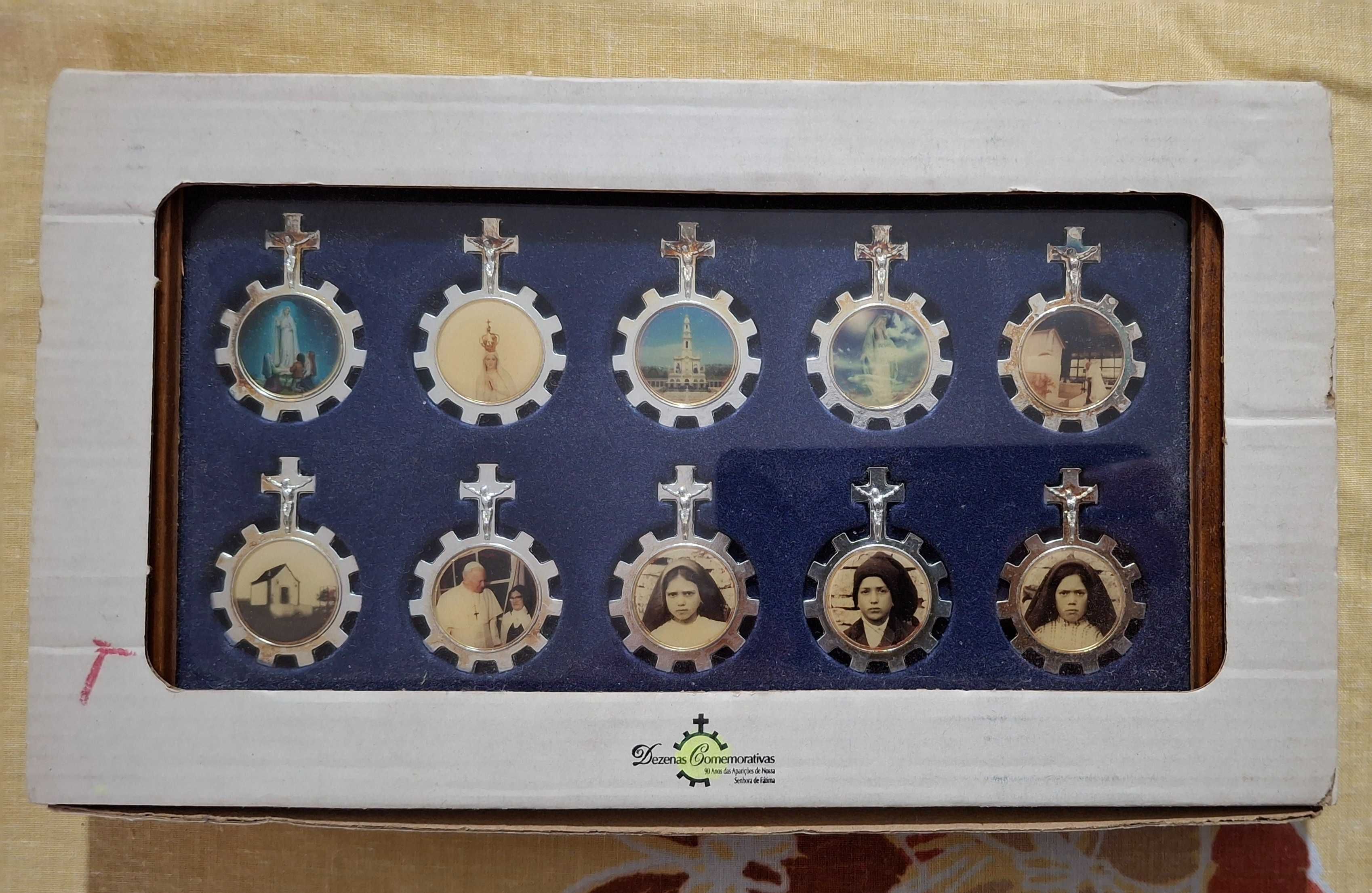 Quadro em madeira com 10 medalhas alusivas a Fátima - artigo novo