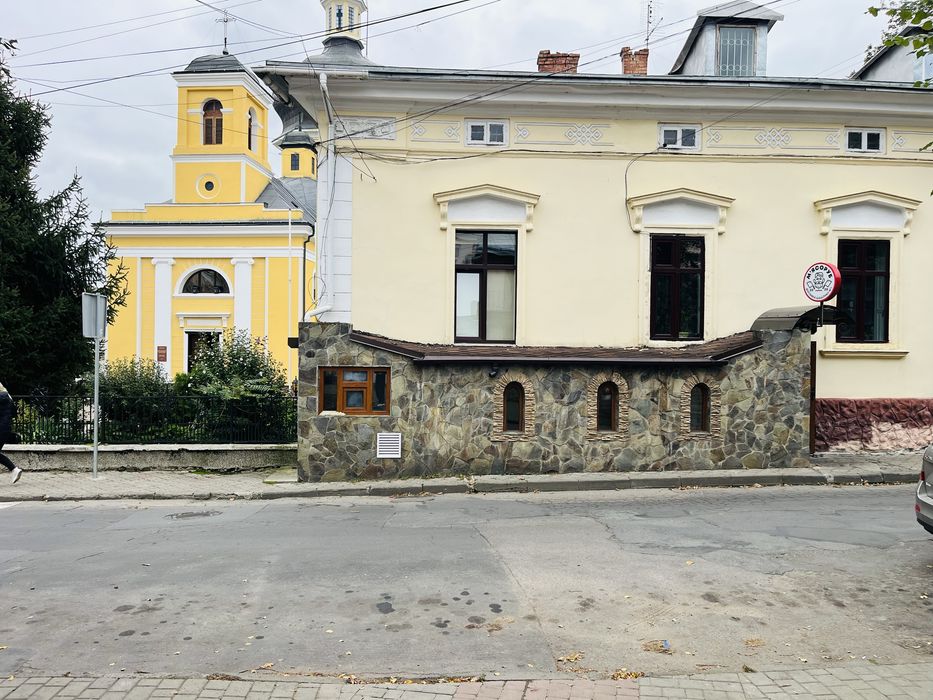 Комерційне приміщення - Ремонт - Центр - 200 м2