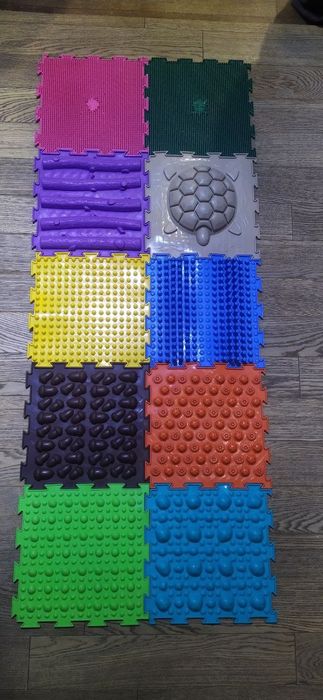 Ортопедичні масажні розвиваючі килимки.Ортопедические массажные коврик