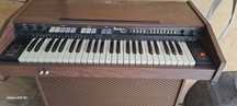 Piano antigo.  Bom estado
