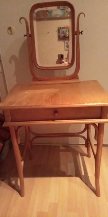 Toaletka zadbana antyk