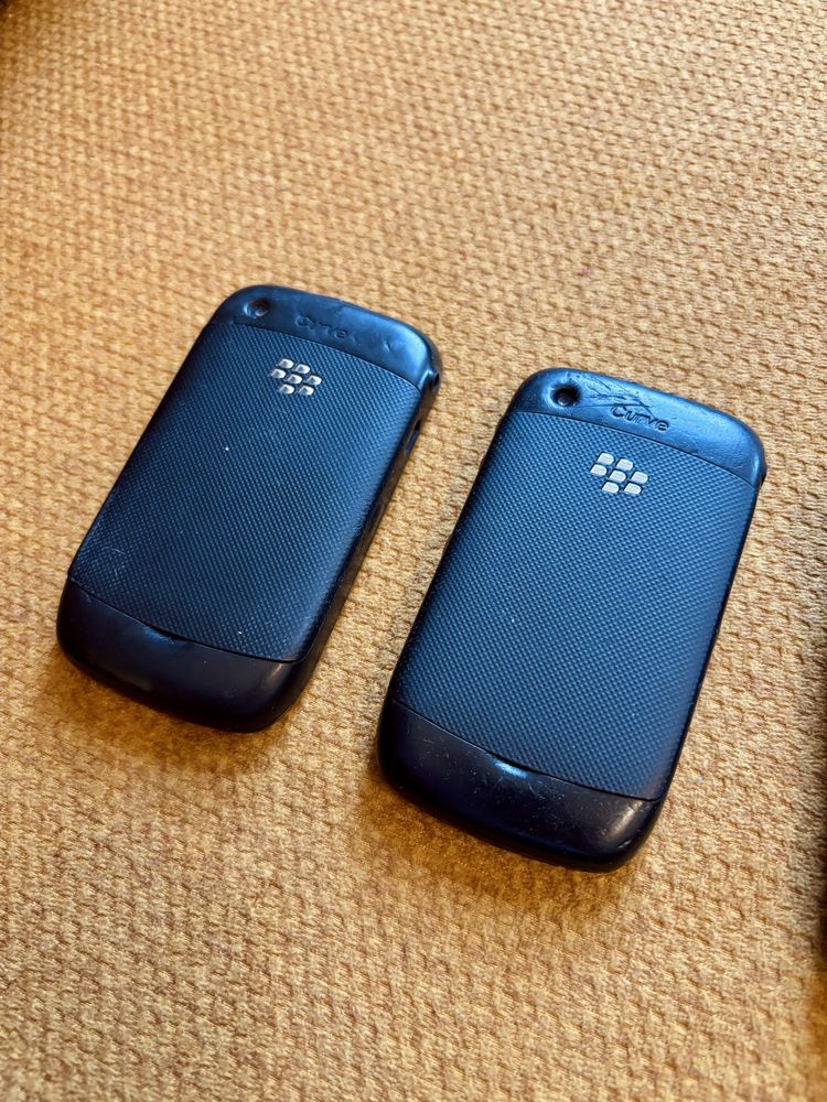 Dwa telefony - Blackberry Curve 9300