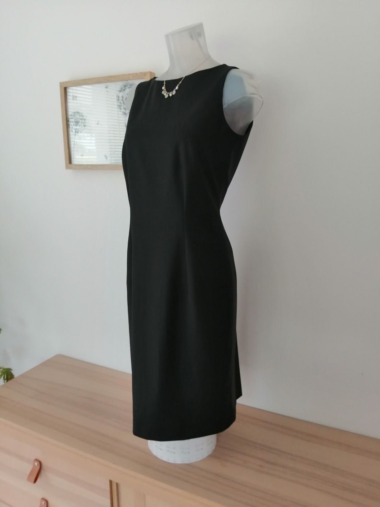 Czarna klasyczna elegancka prosta sukienka podszewka Sarar, rozmiar S