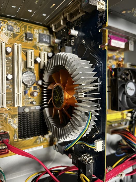 Продам материнську плату, відеокарту процесор та охолодження