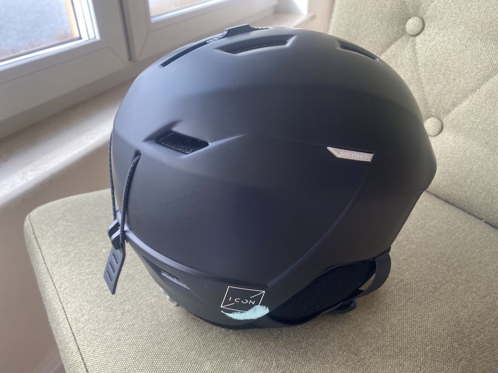 Nowy kask narciarski Salomon Icon S damski czarny