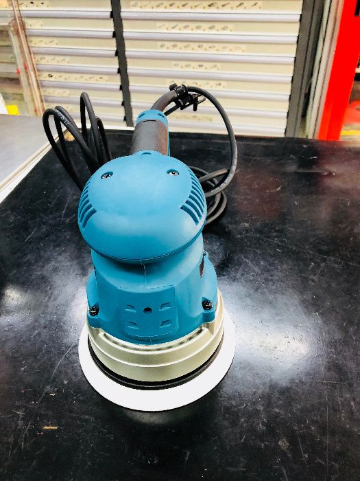 Lixadora Rotorbital Makita BO6030