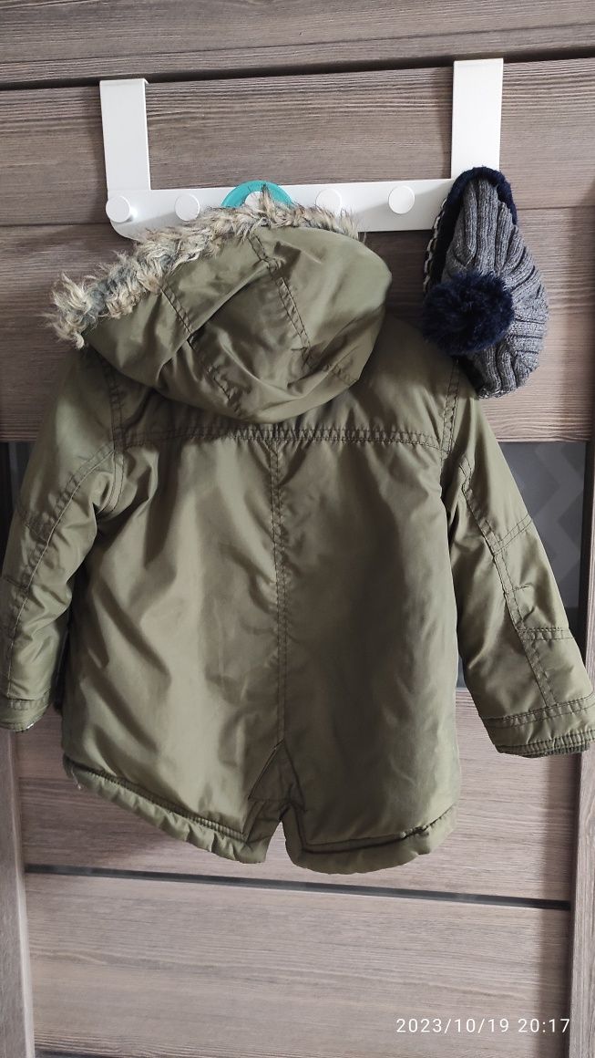 Детская демисезонная курточка 92-104 теплая в отличном состоянии