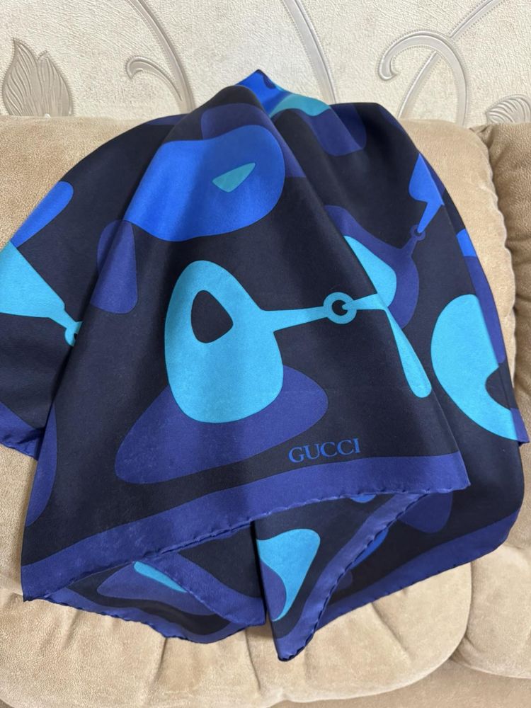 Шовкова хустка Gucci