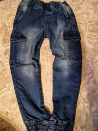 Elastyczne spodnie jeansowe 134-140