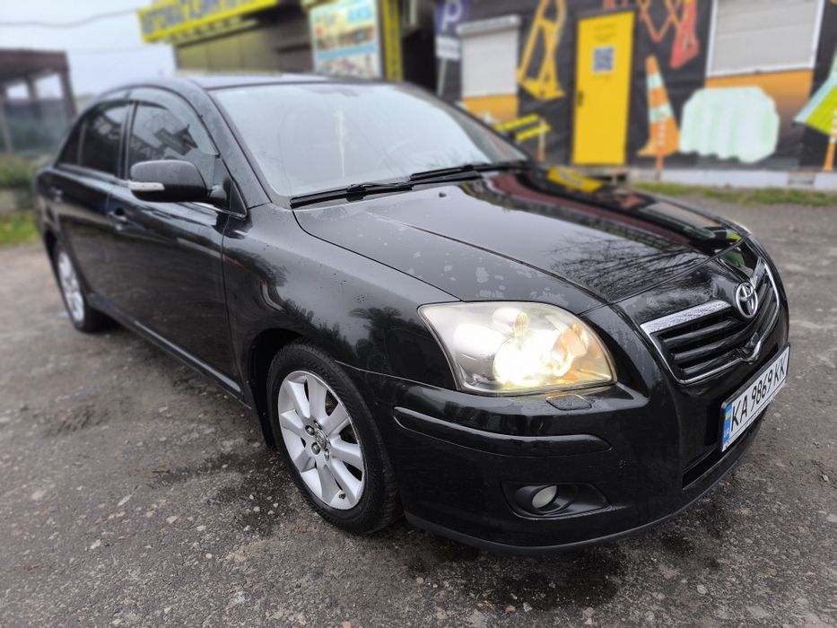 Автомобіль Toyota avensis. 2007 року.