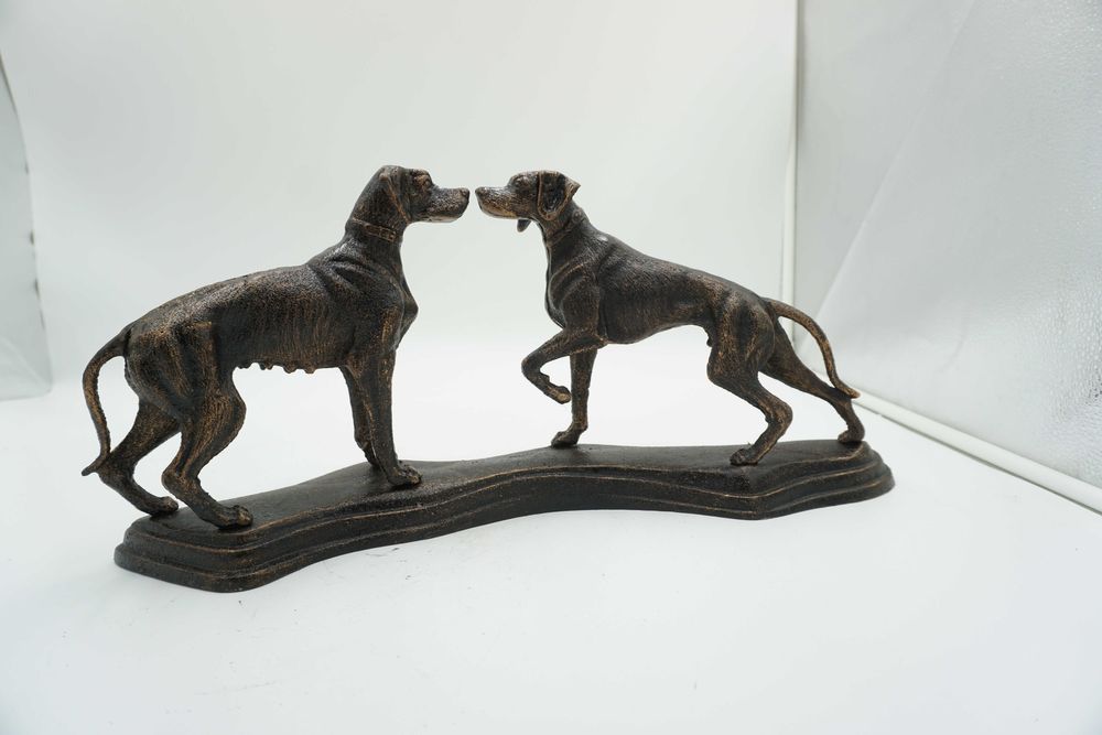 ŻELIWNA FIGURA dwa psy gończe myśliwskie na podstawie