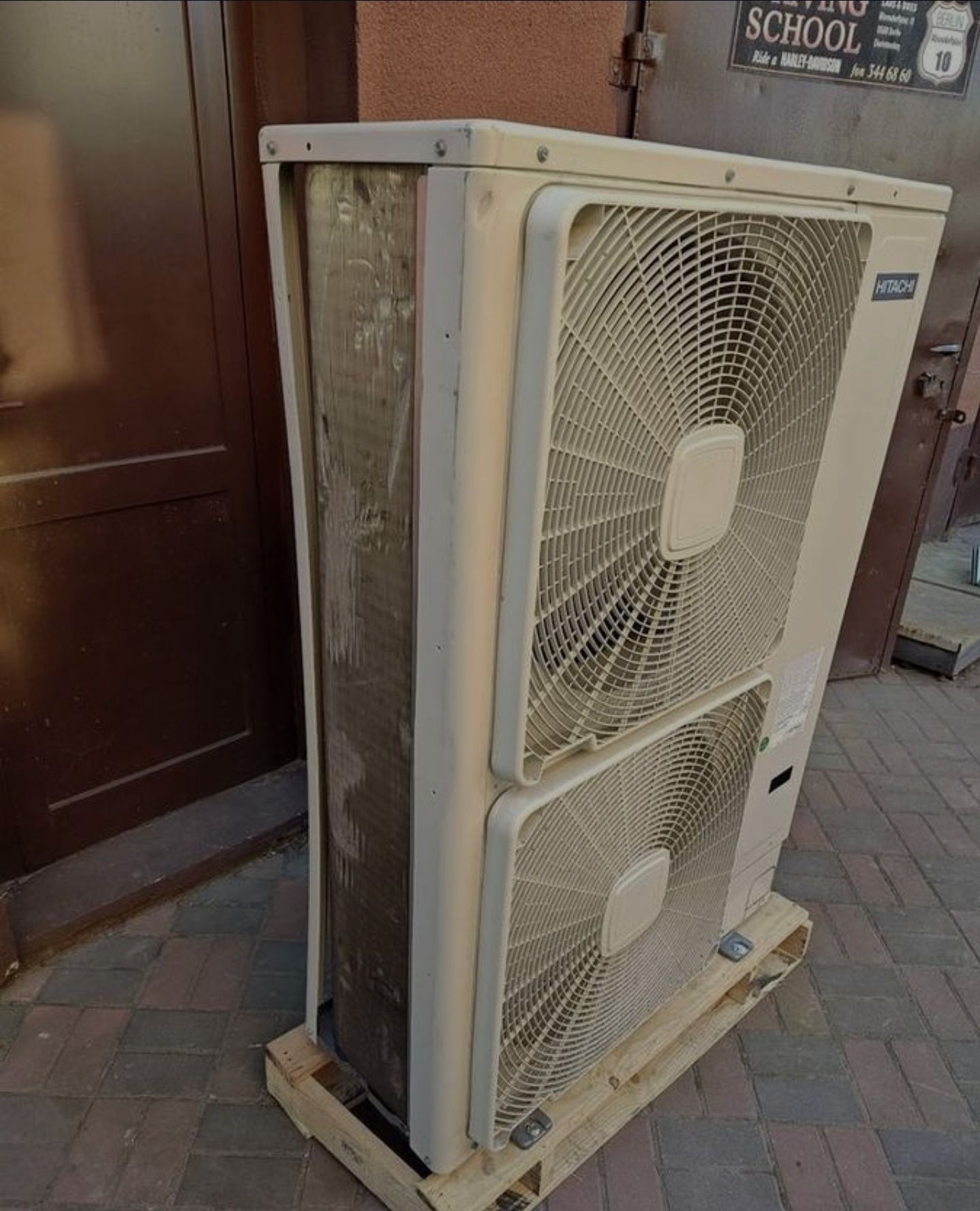 Klimatyzator zewnętrzny hitachi air conditioner ras-55fsnme