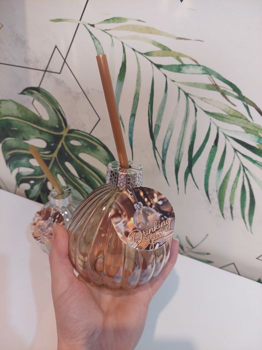 Szklanka z rurką w kształcie bombki 375ml