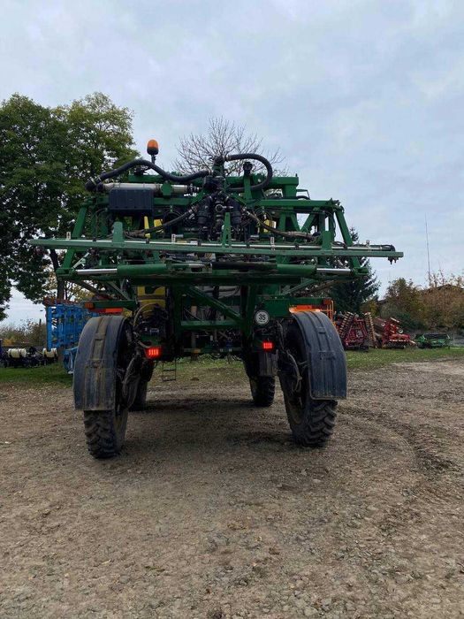 оприскувач John Deere R4045