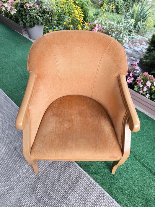 Dwa fotele kubełkowe drewniane