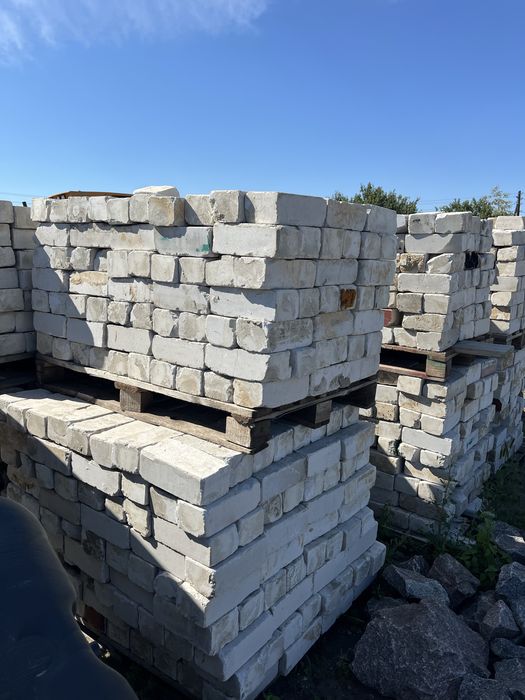 Кирпич ,белый поштучно может с доставкой