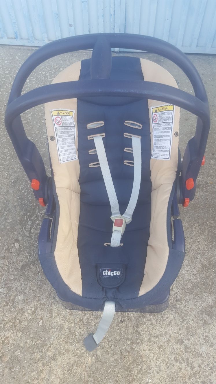 Ovo para bebês da Chicco como novo  mais Isofix para carro