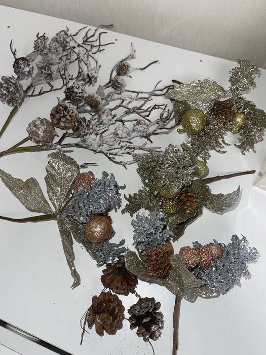 Різдвяні іграшки , іграшки на ялинку