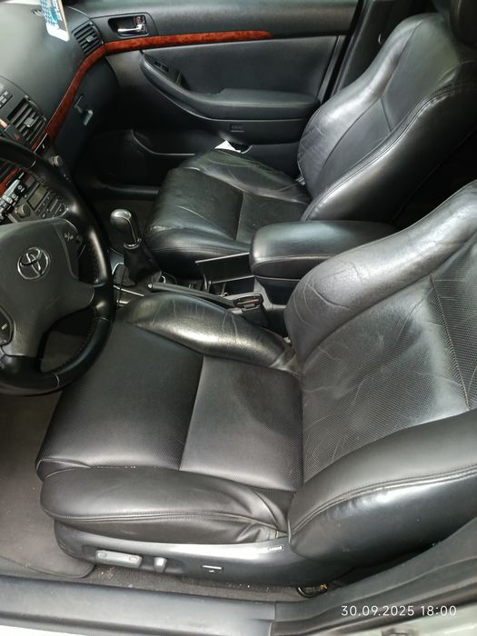 Тойота авенсіс т 25