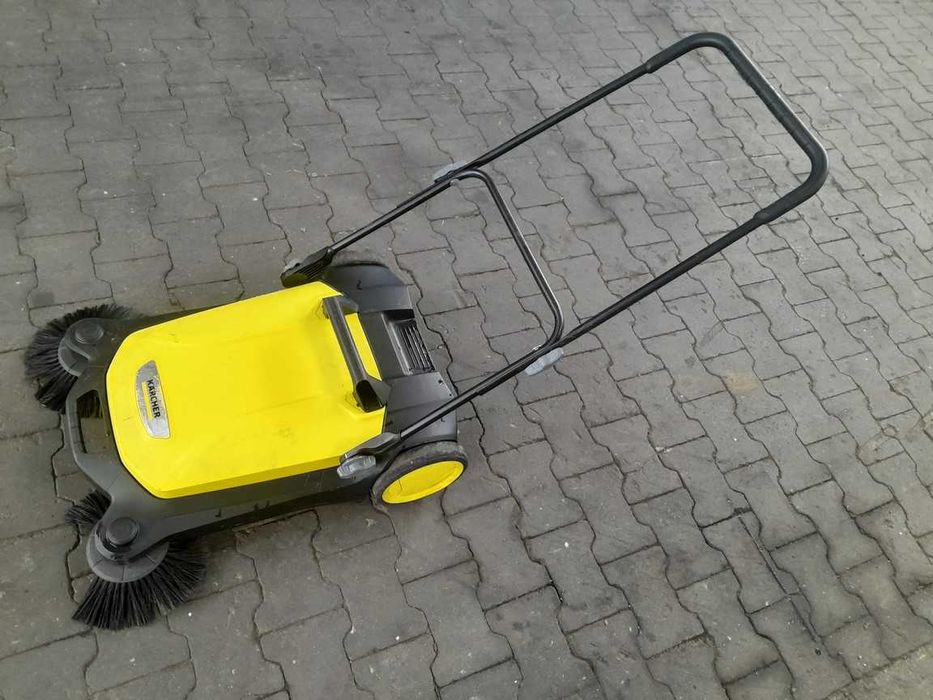 Zamiatarka do kostki betonu S 4 TWIN Karcher