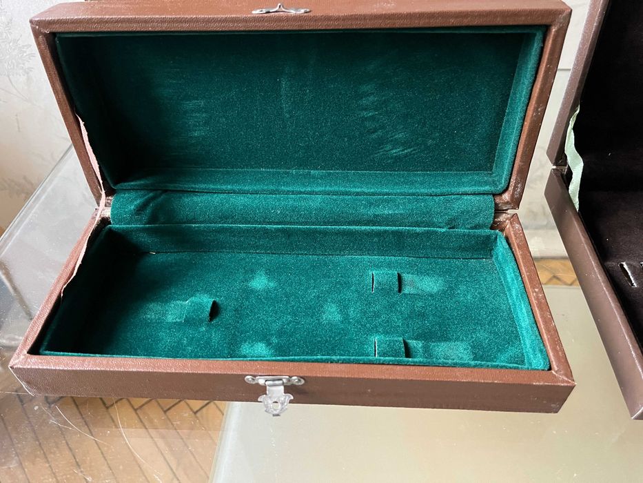 Футляры для  столовых приборов.