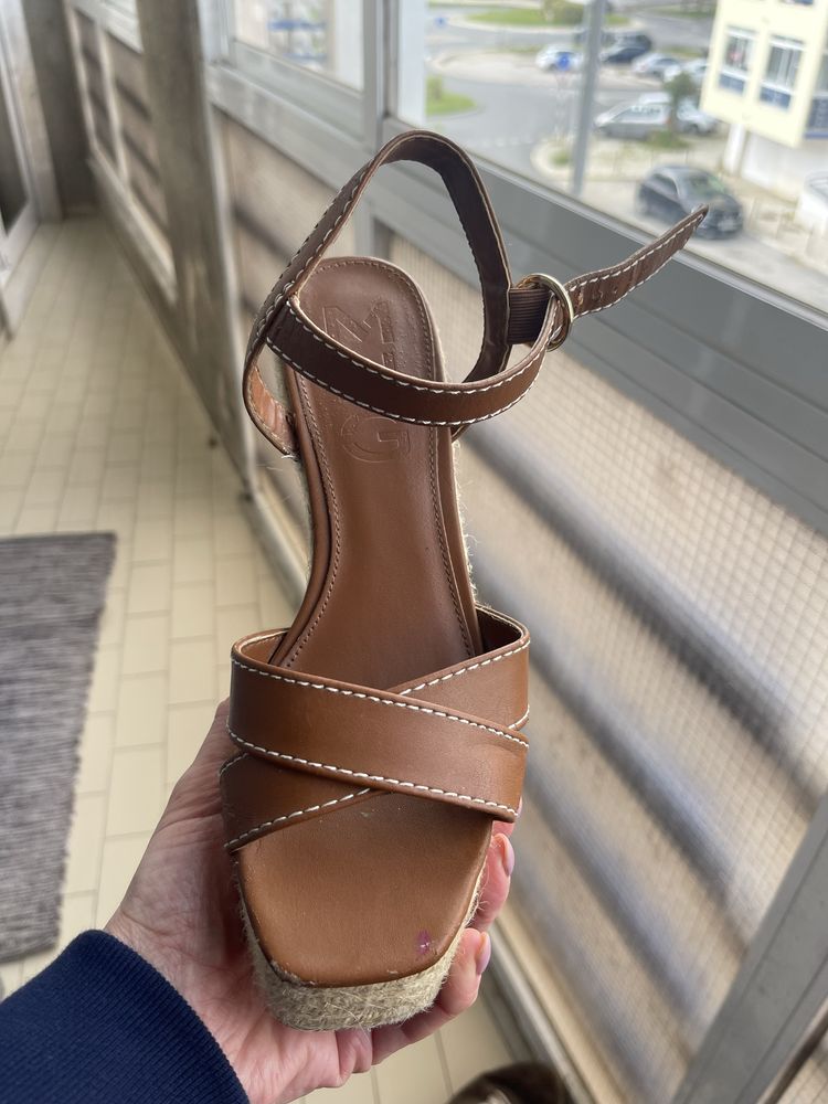 Sandalia Mango- pele genuina