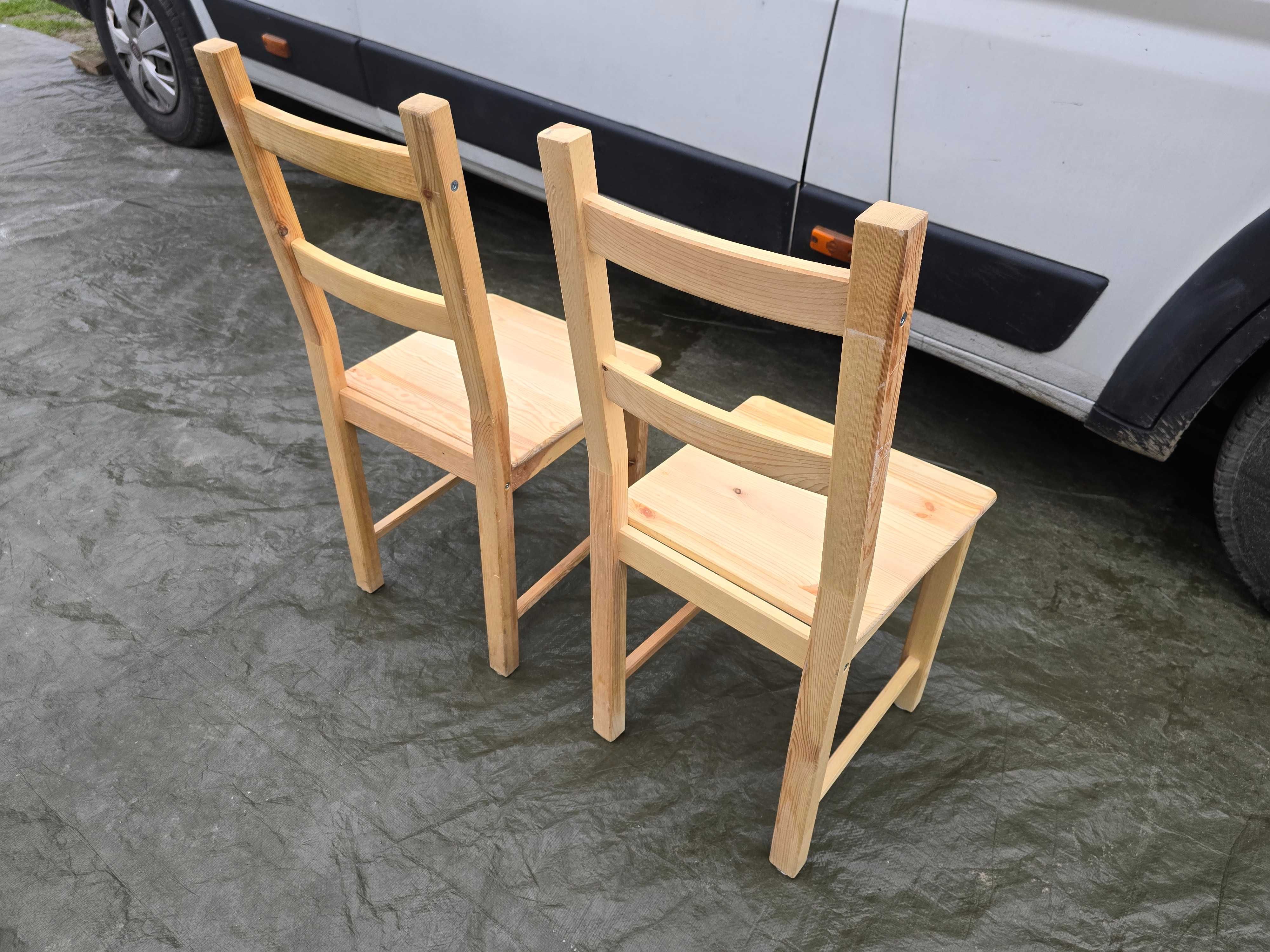 Krzesła sosnowe, dwie sztuki