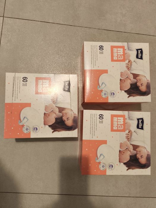 Wkładki laktacyjne z przylepcem  Bella Mamma prawie 180 szt. 3 pudełka